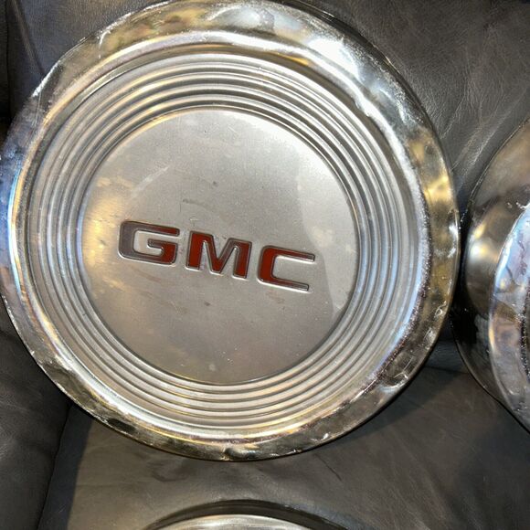 Set Of Four GMC Dog Dish Hubcaps 1993 - Picture 2 of 10